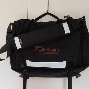 Patagonia company messenger bag